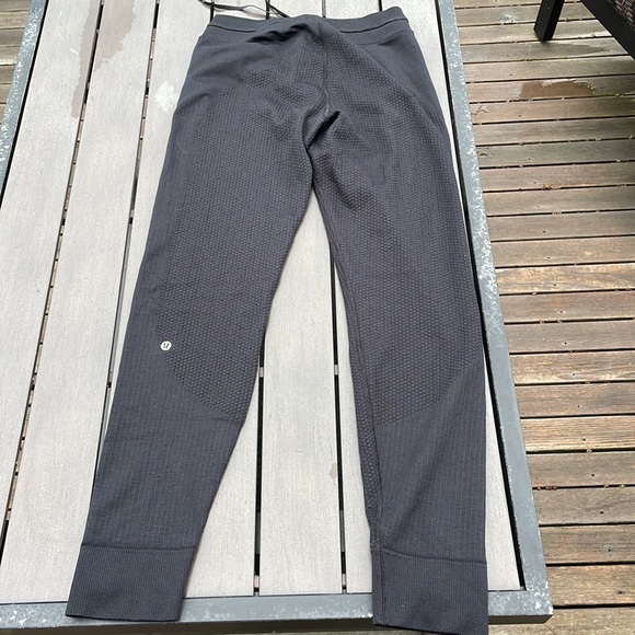 Lululemon Engineered Warmth Jogger Size 4 Black - Picture 2 of 6